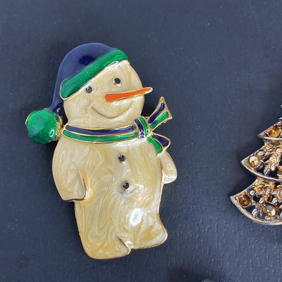 Holiday Winter Themed Pins Brooches  Get all three! - Picture 3 of 6